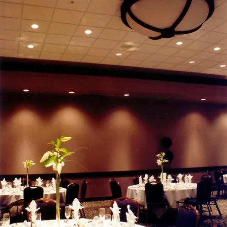 Executive Hotel Vancouver Airport 