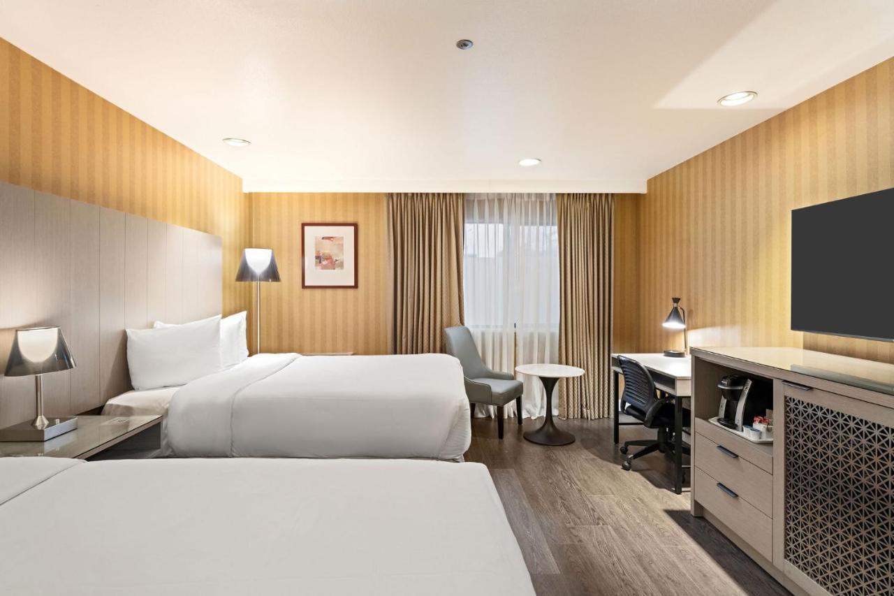 Hotel Executive Vancouver Airport