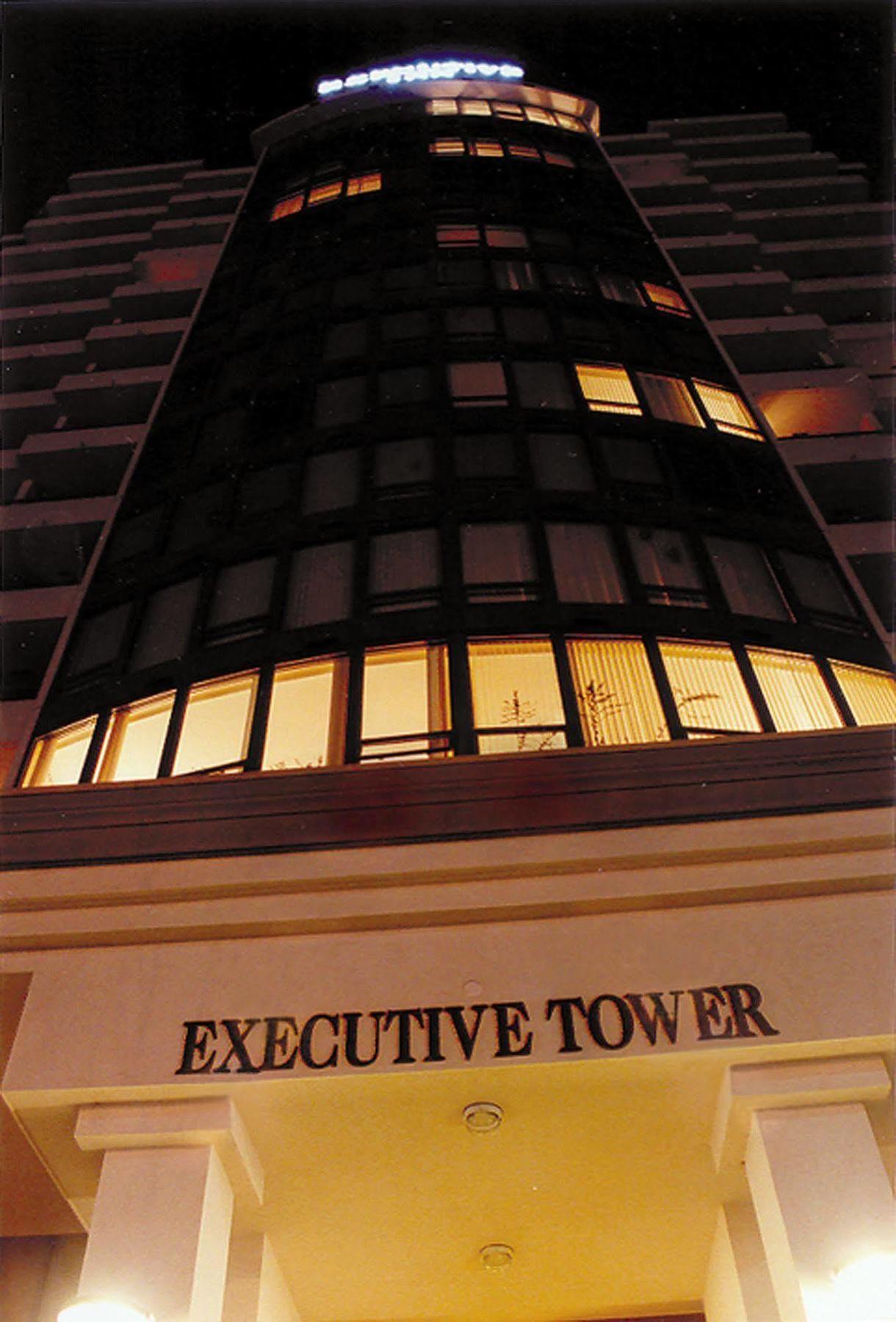 Executive Vancouver Airport Hotel
