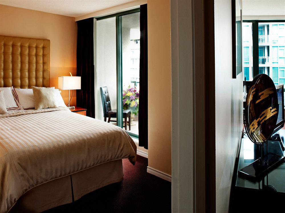 Executive Vancouver Airport Hotel